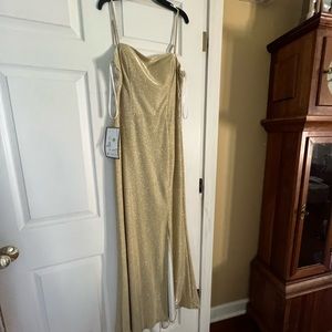 B. Darlin Juniors Formal Gold dress NWT